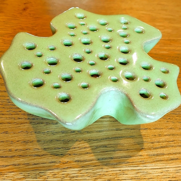 Ceramic Flower Frog Ikebana Coral Shamrock - Picture 6 of 7